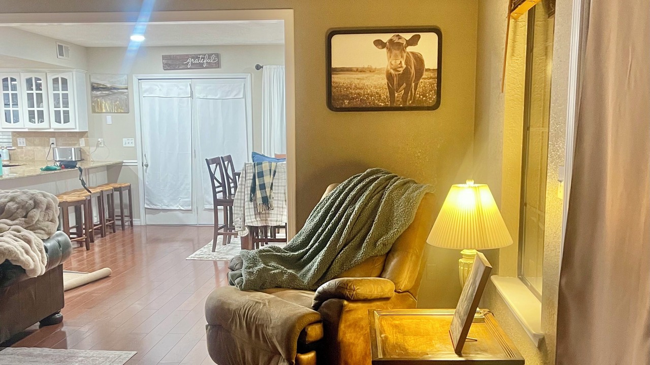 Photo of Livingroom in Evening Shade