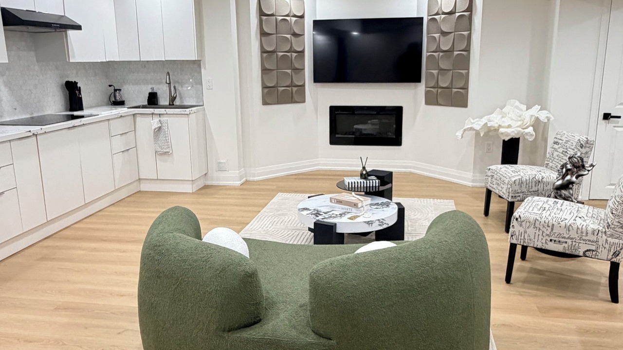 Photo of Livingroom in Durham Region