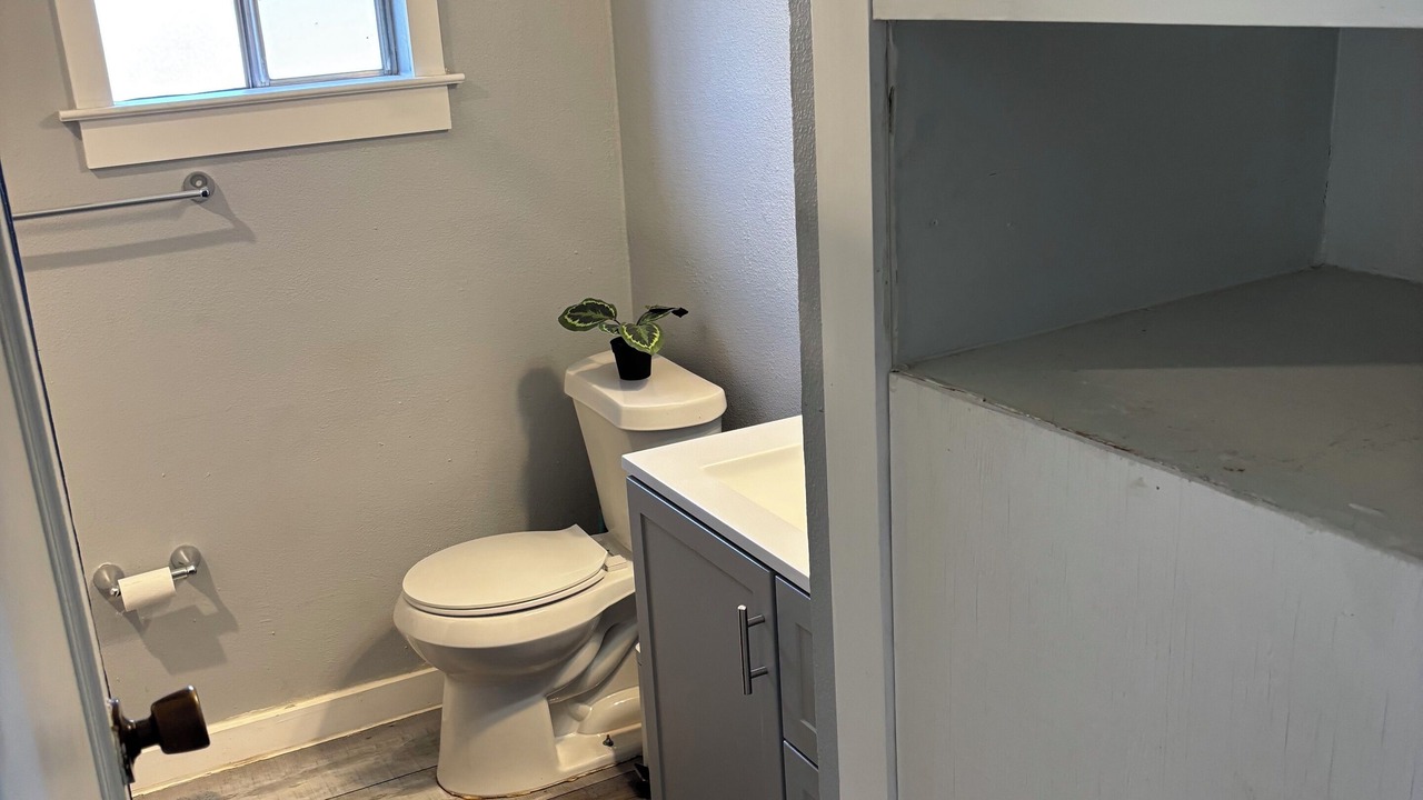 Photo of Bathroom in Tow