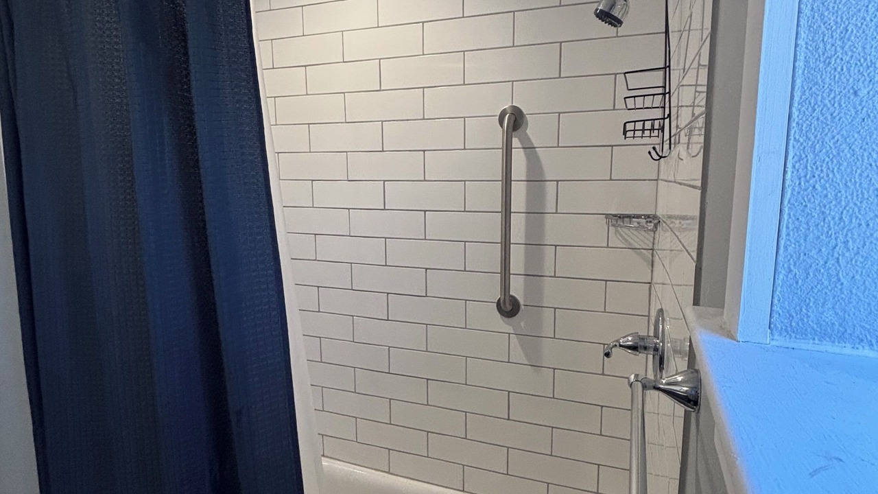 Photo of Bathroom in Tow