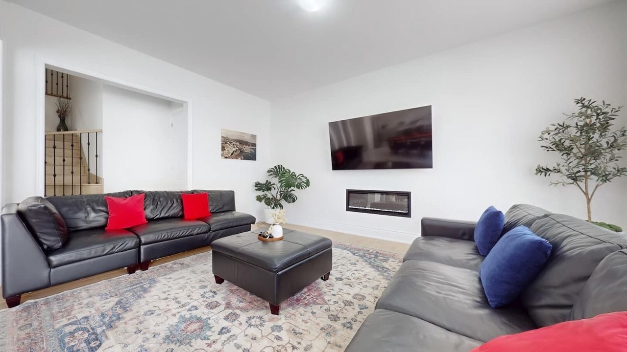 Photo of Livingroom in Caledon