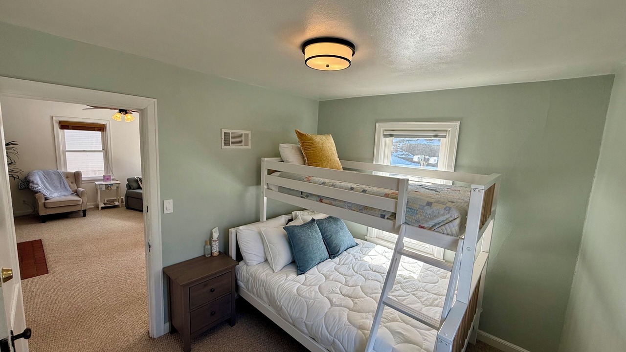 Photo of Bedroom in Browns Lake