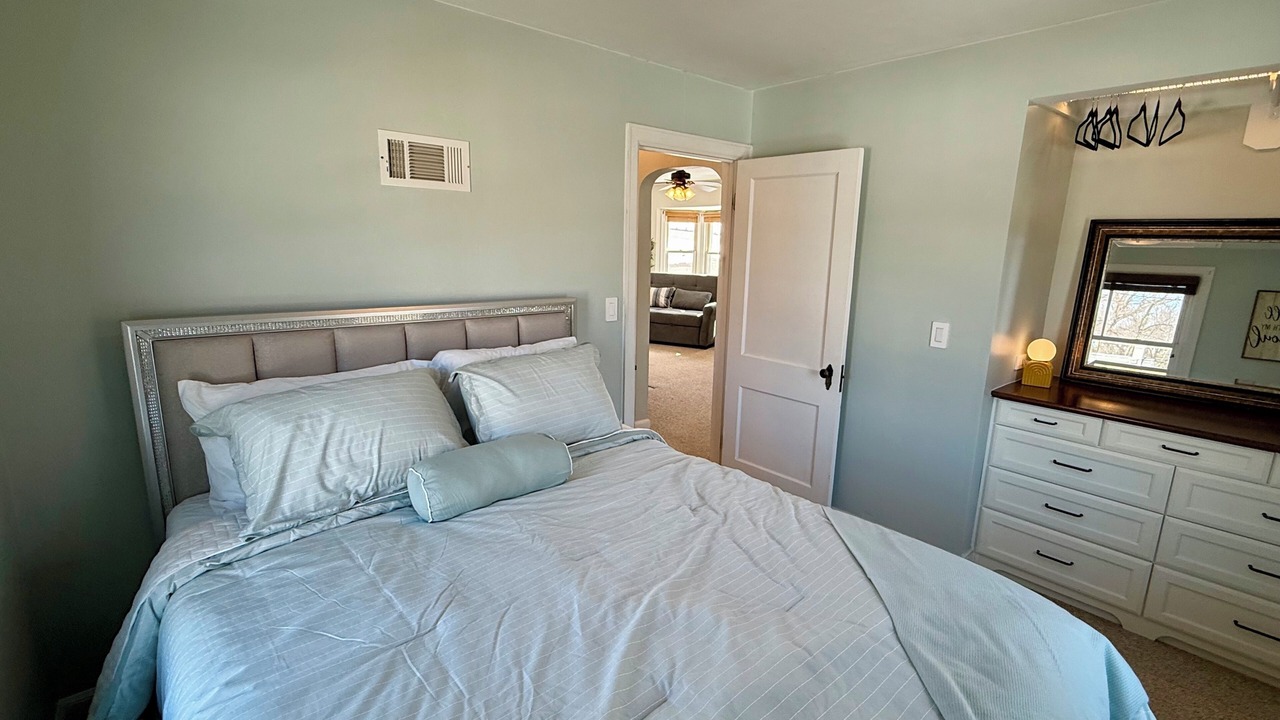 Photo of Bedroom in Browns Lake