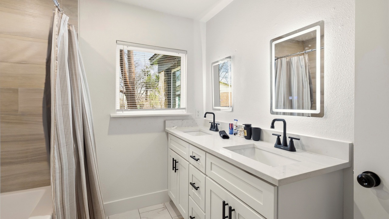 Photo of Bathroom in Cedar Crest