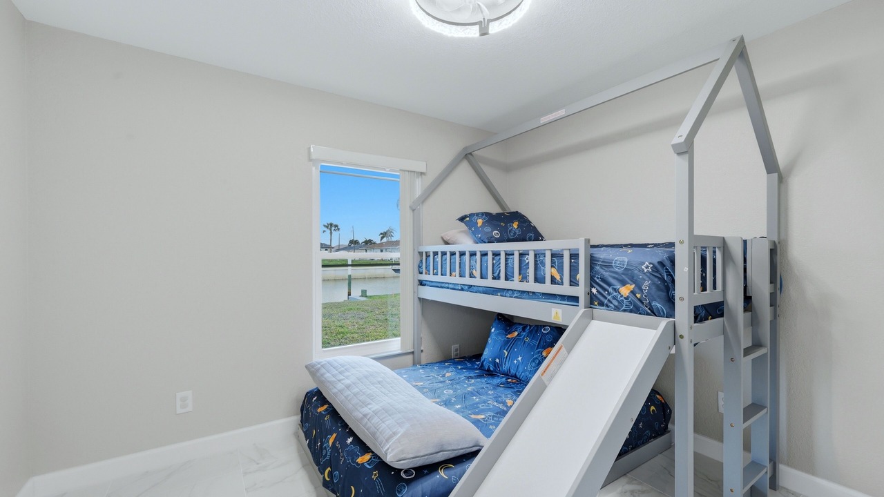 Photo of Bedroom in Gulf Cove