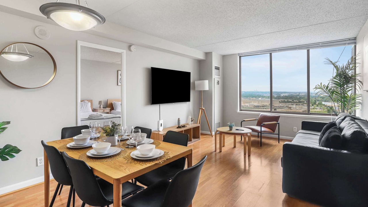 Photo of Livingroom in Crystal City
