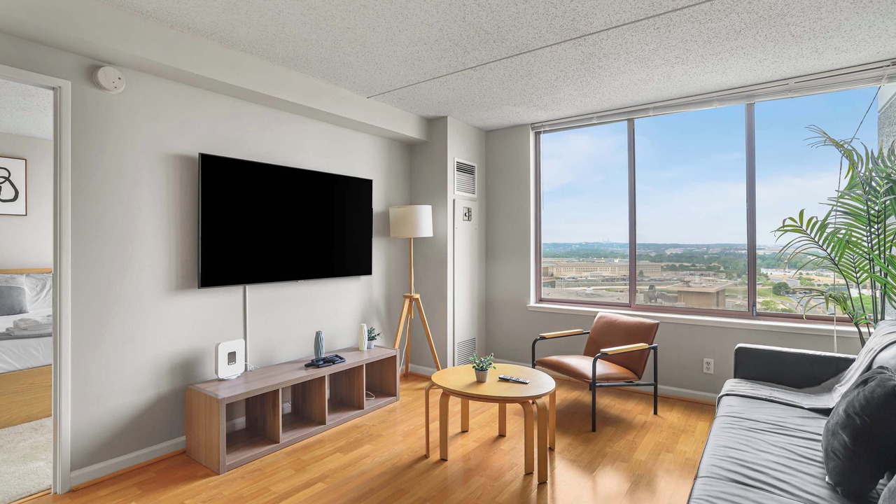 Photo of Livingroom in Crystal City