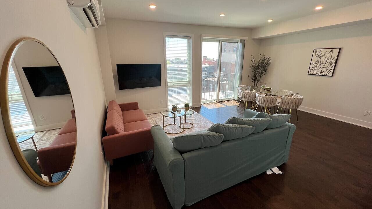 Photo of Livingroom in Center City West