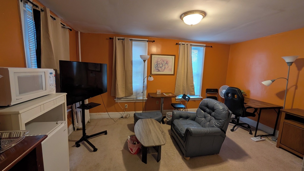 Photo of Livingroom in Harrisburg - Hershey