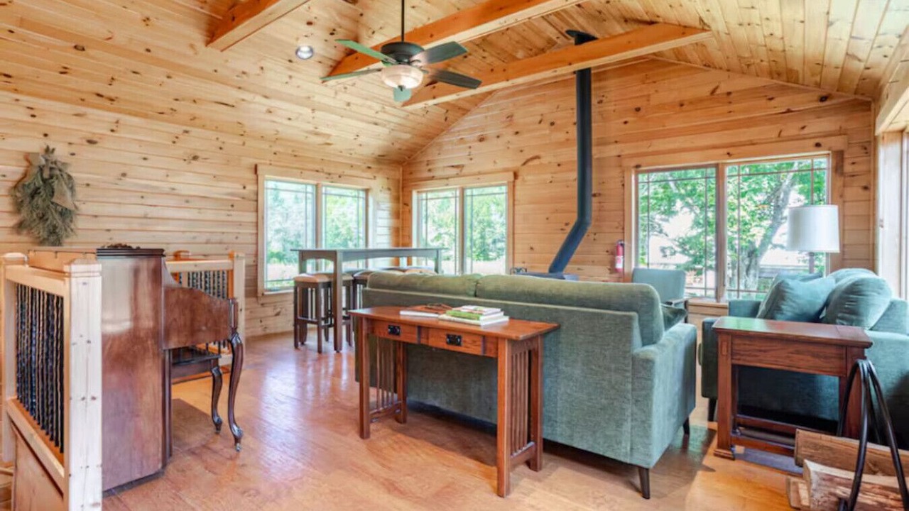 Photo of Livingroom in East Branch