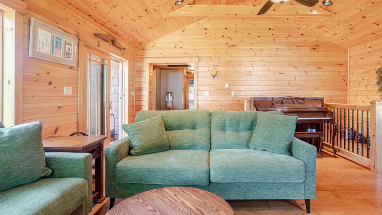 Photo of Livingroom in East Branch
