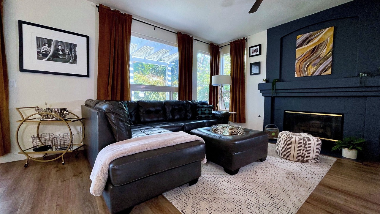 Photo of Livingroom in East Roseville Parkway