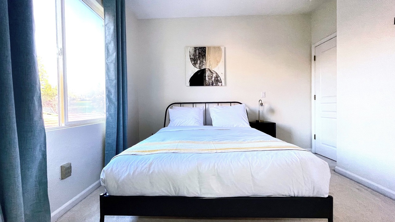 Photo of Bedroom in East Roseville Parkway