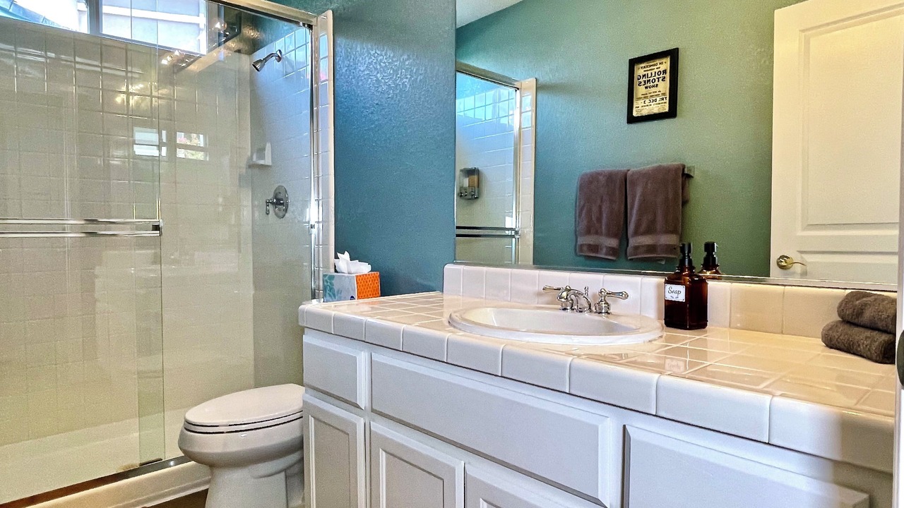 Photo of Bathroom in East Roseville Parkway