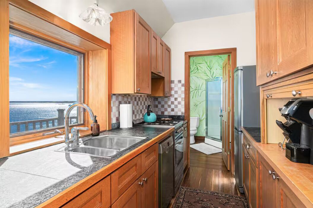 Photo of Kitchen in East Hillside