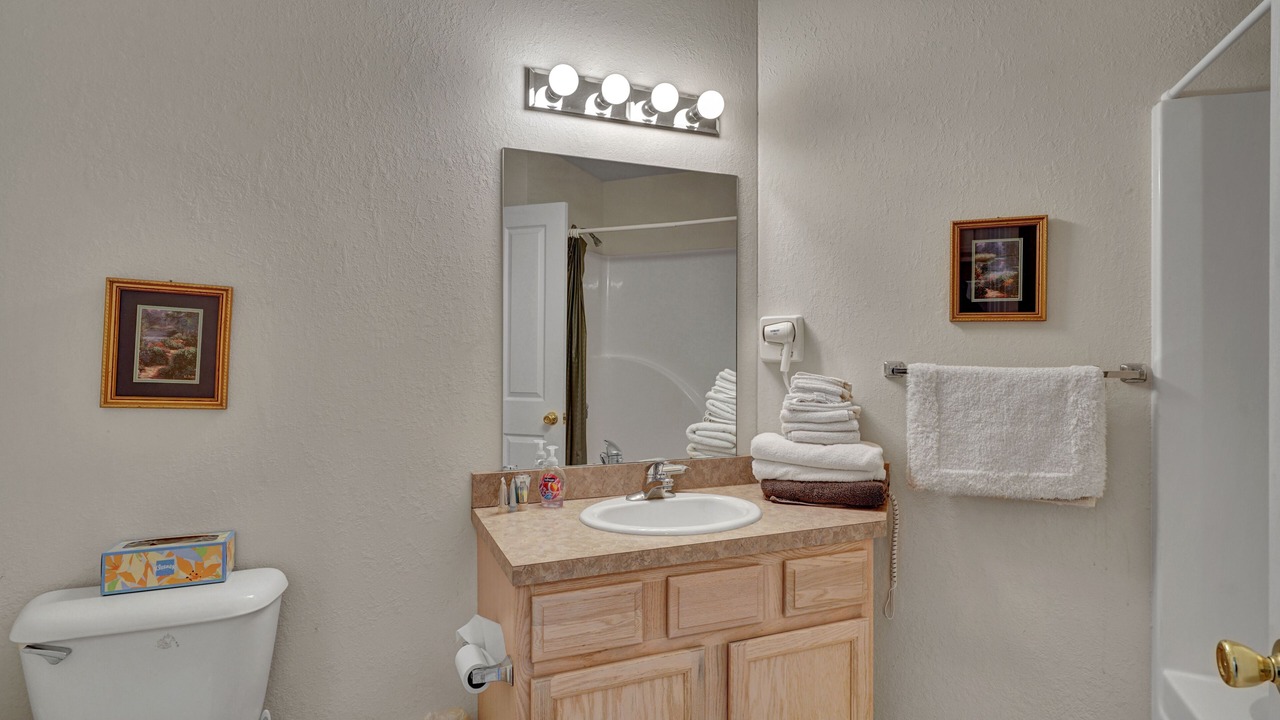 Photo of Bathroom in Pigeon