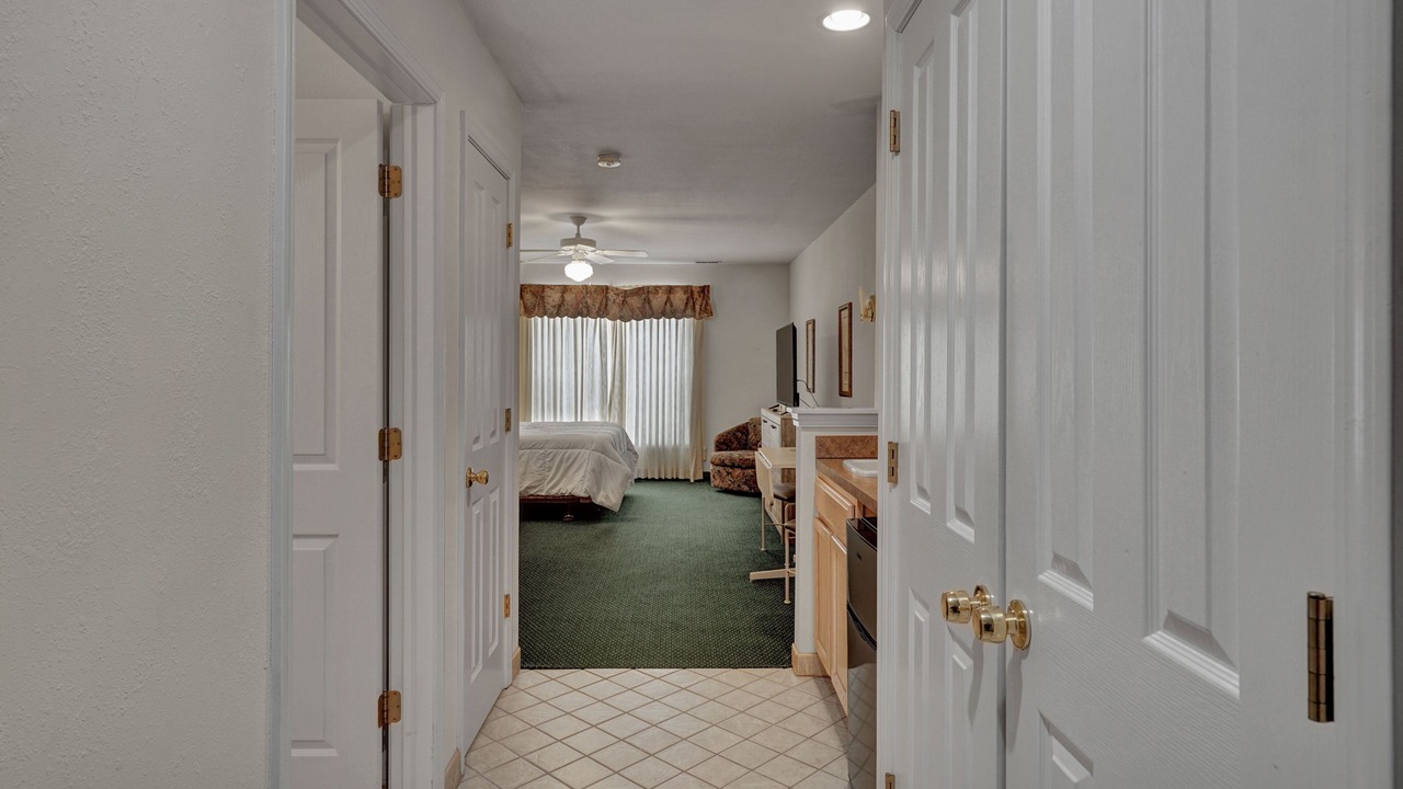Photo of Bedroom in Pigeon