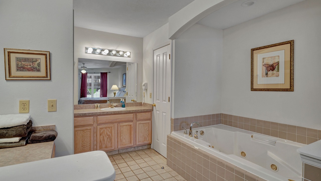 Photo of Bathroom in Pigeon
