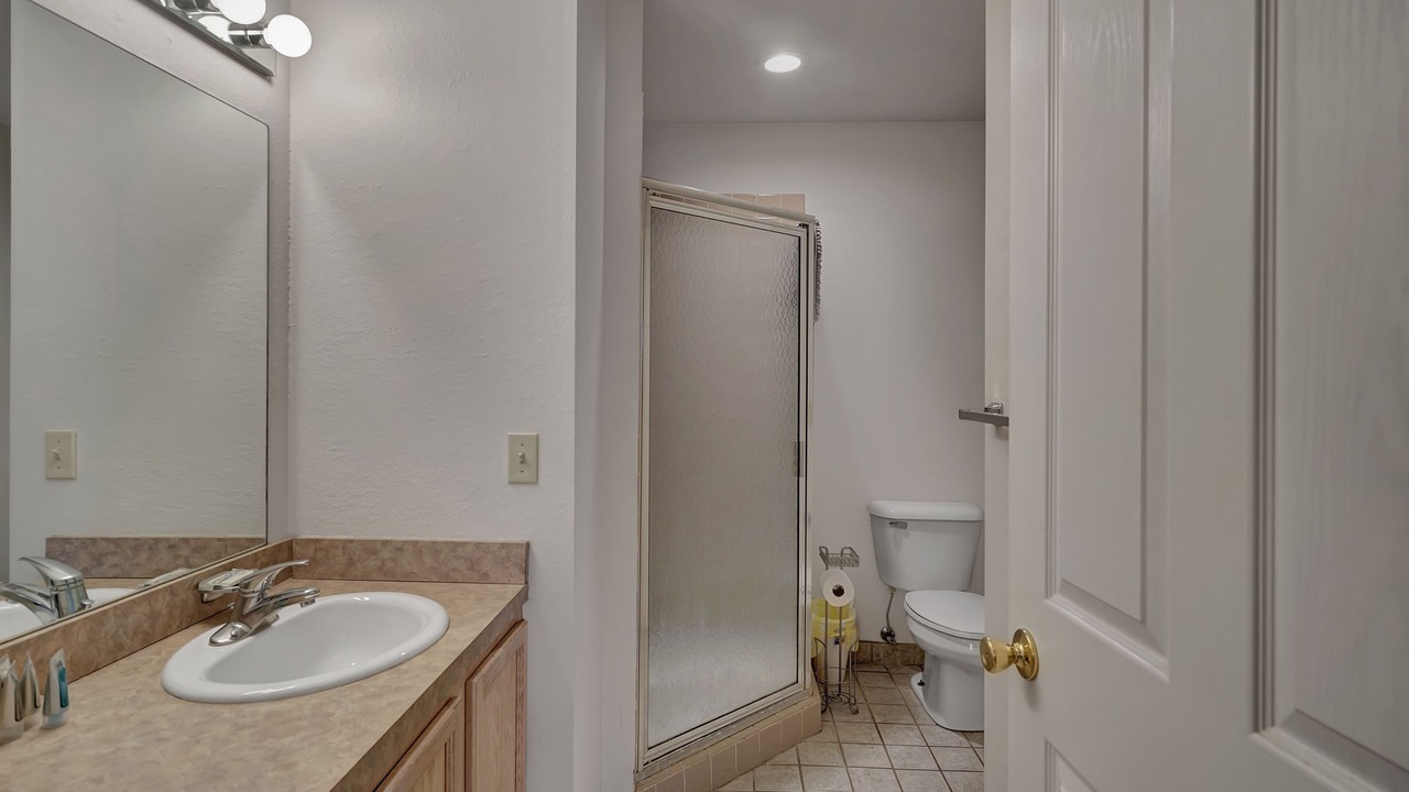 Photo of Bathroom in Pigeon