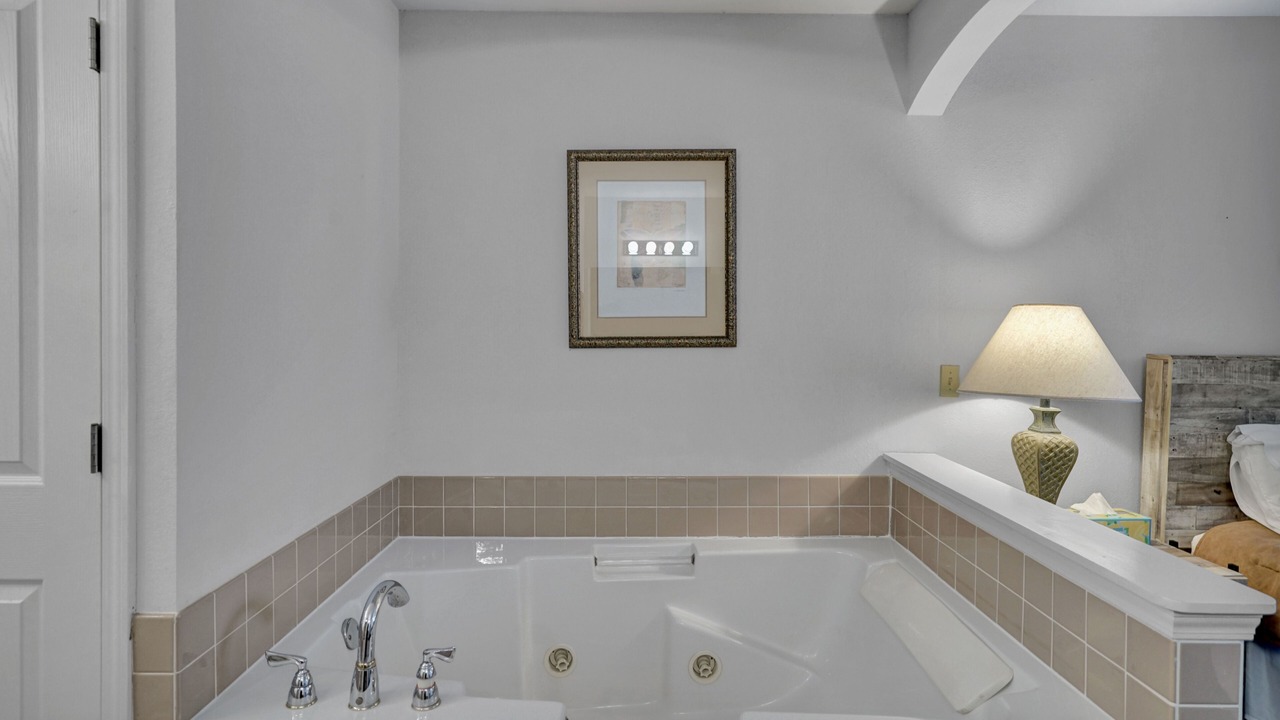 Photo of Bathroom in Pigeon
