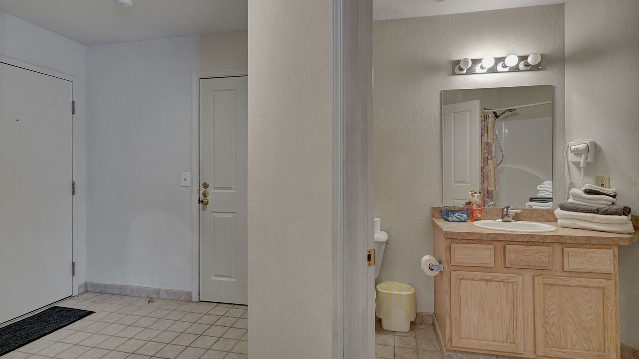Photo of Bathroom in Pigeon