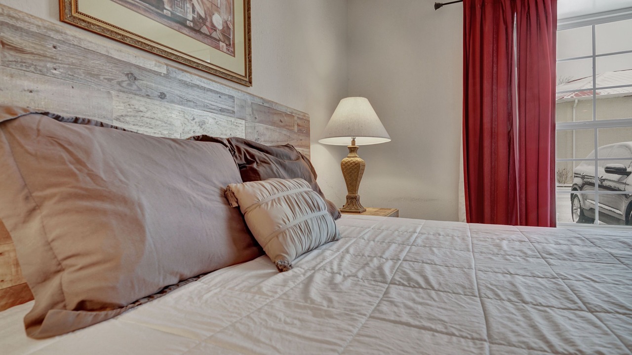 Photo of Bedroom in Pigeon