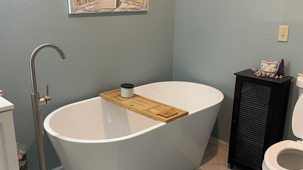 Photo of Bathroom in Mammoth Spring