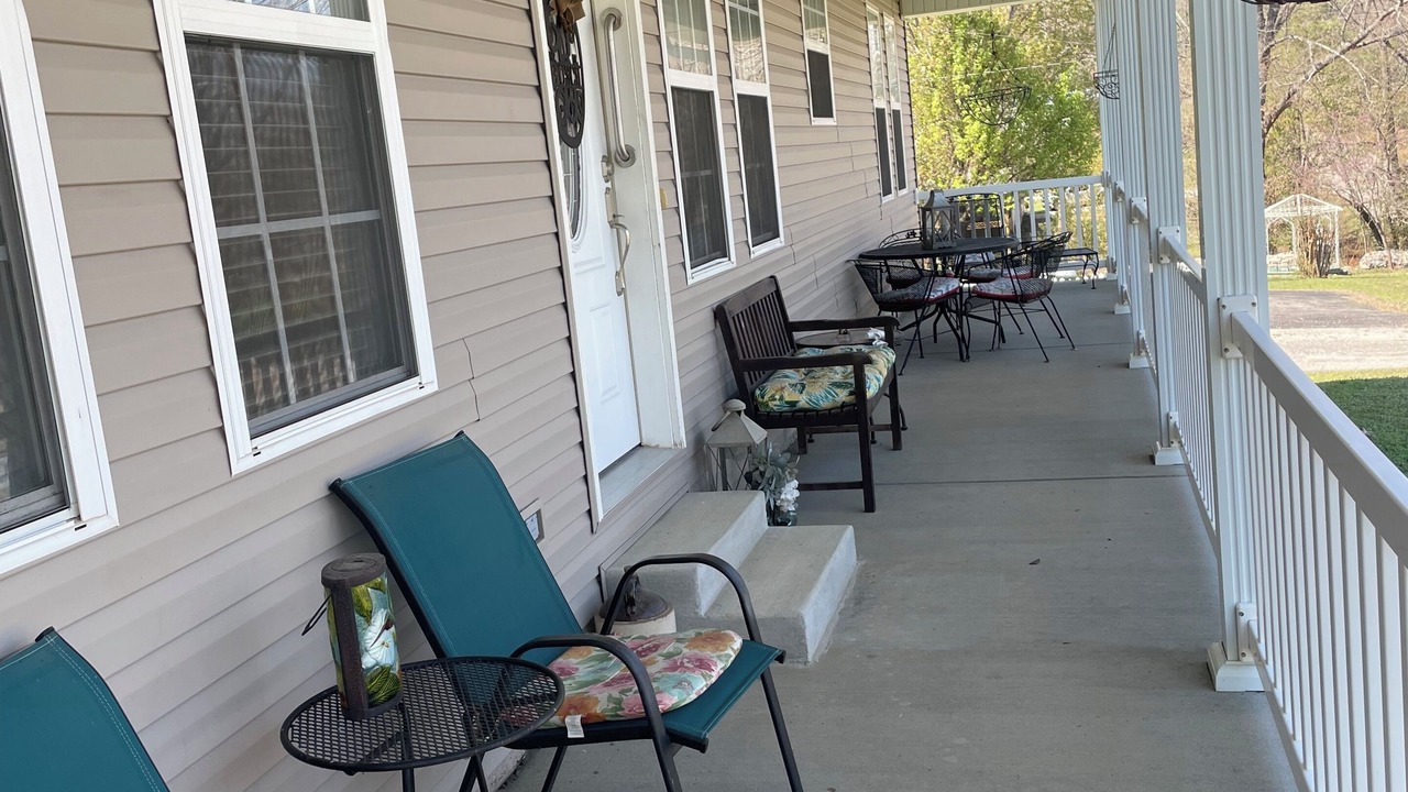 Photo of Patio Balcony in Mammoth Spring
