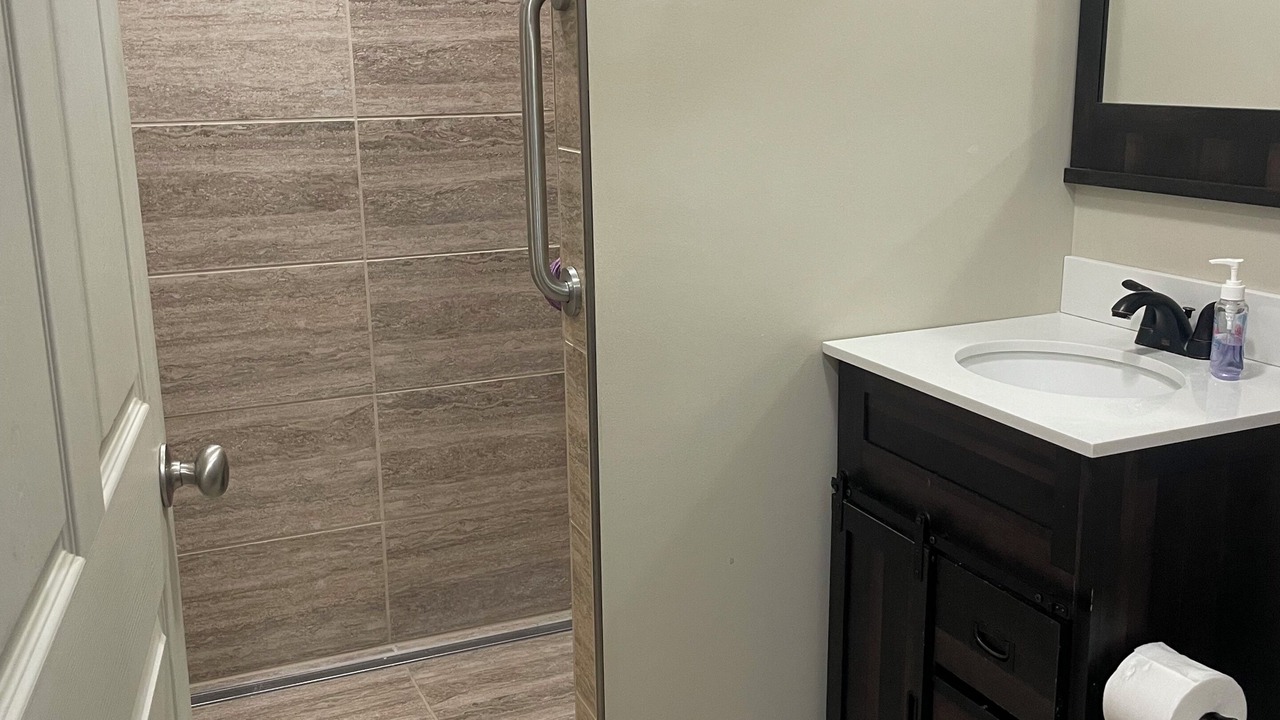 Photo of Bathroom in Mammoth Spring