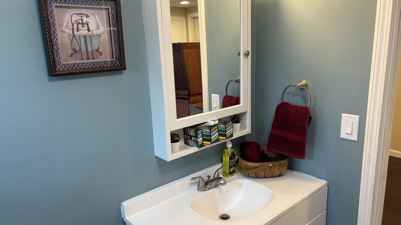 Photo of Bathroom in Lindbergh Lawns