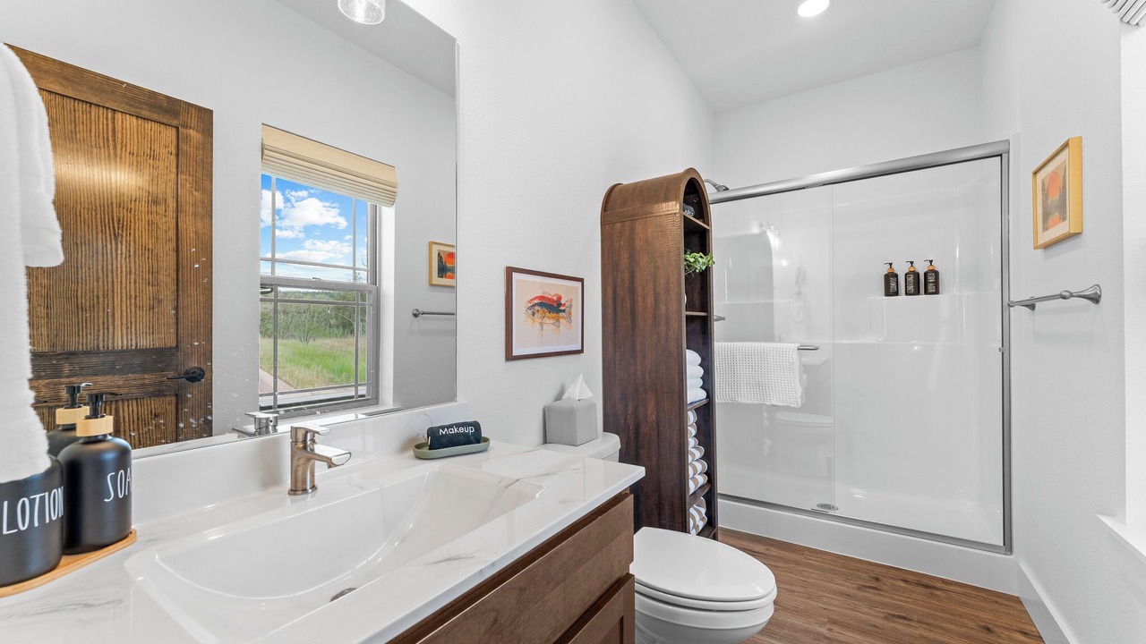 Photo of Bedroom in Hollister
