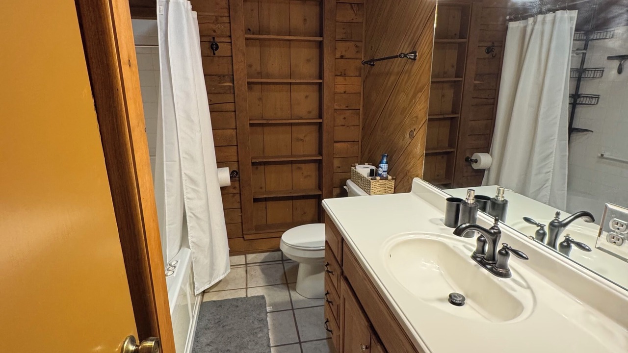 Photo of Bathroom in Anacoco
