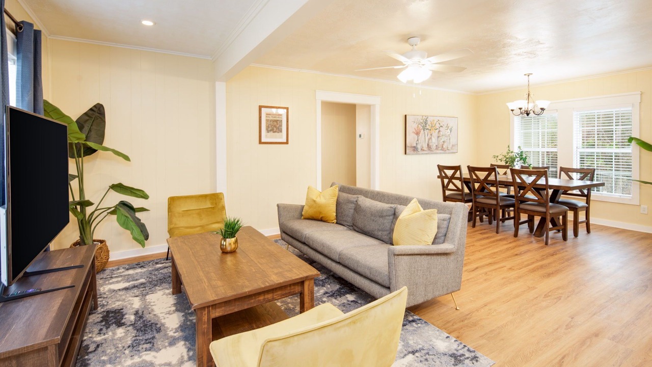 Photo of Livingroom in College Station