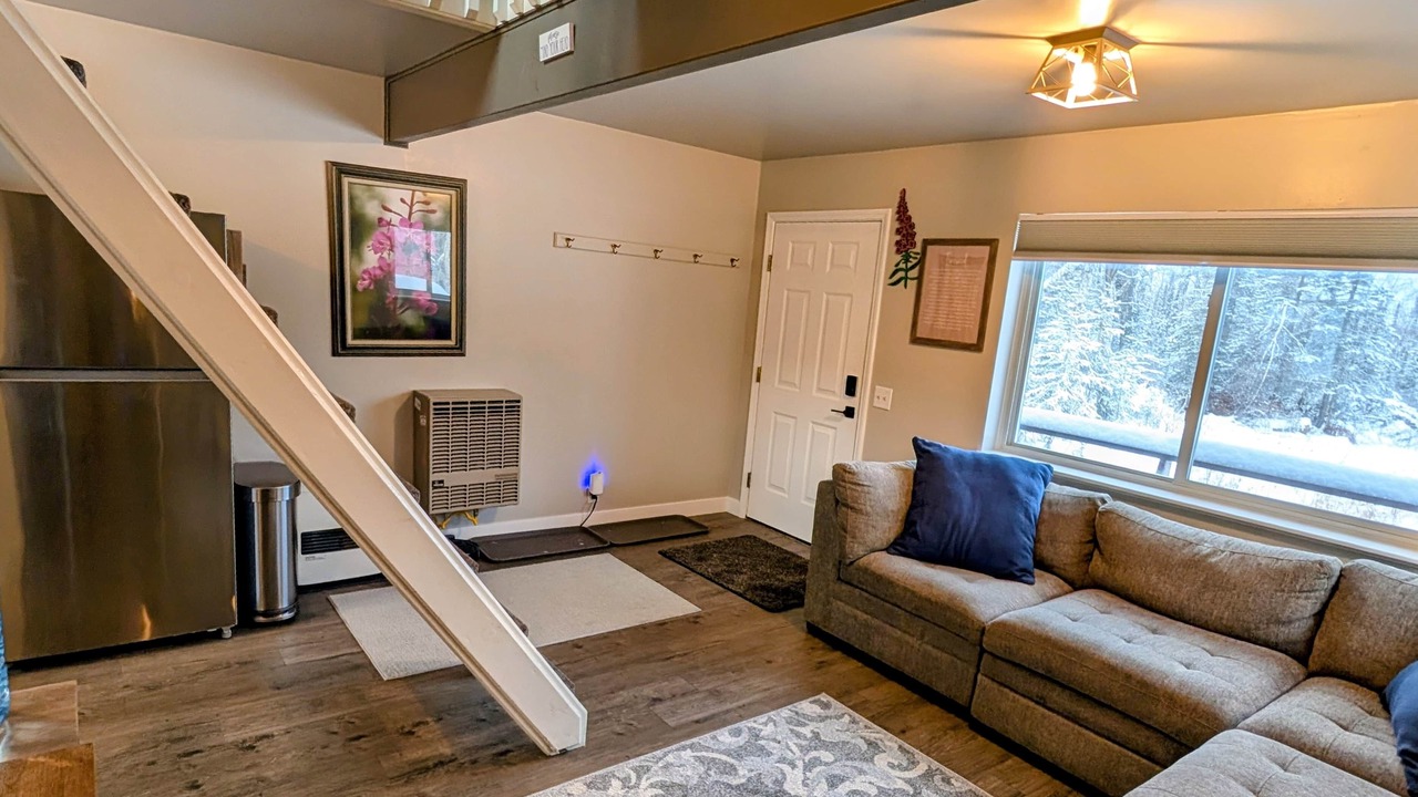 Photo of Livingroom in Trapper Creek