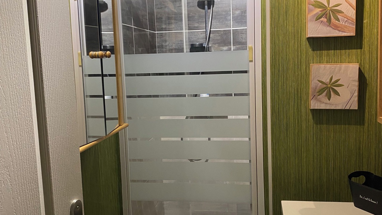 Photo of Bathroom in Beaucouze