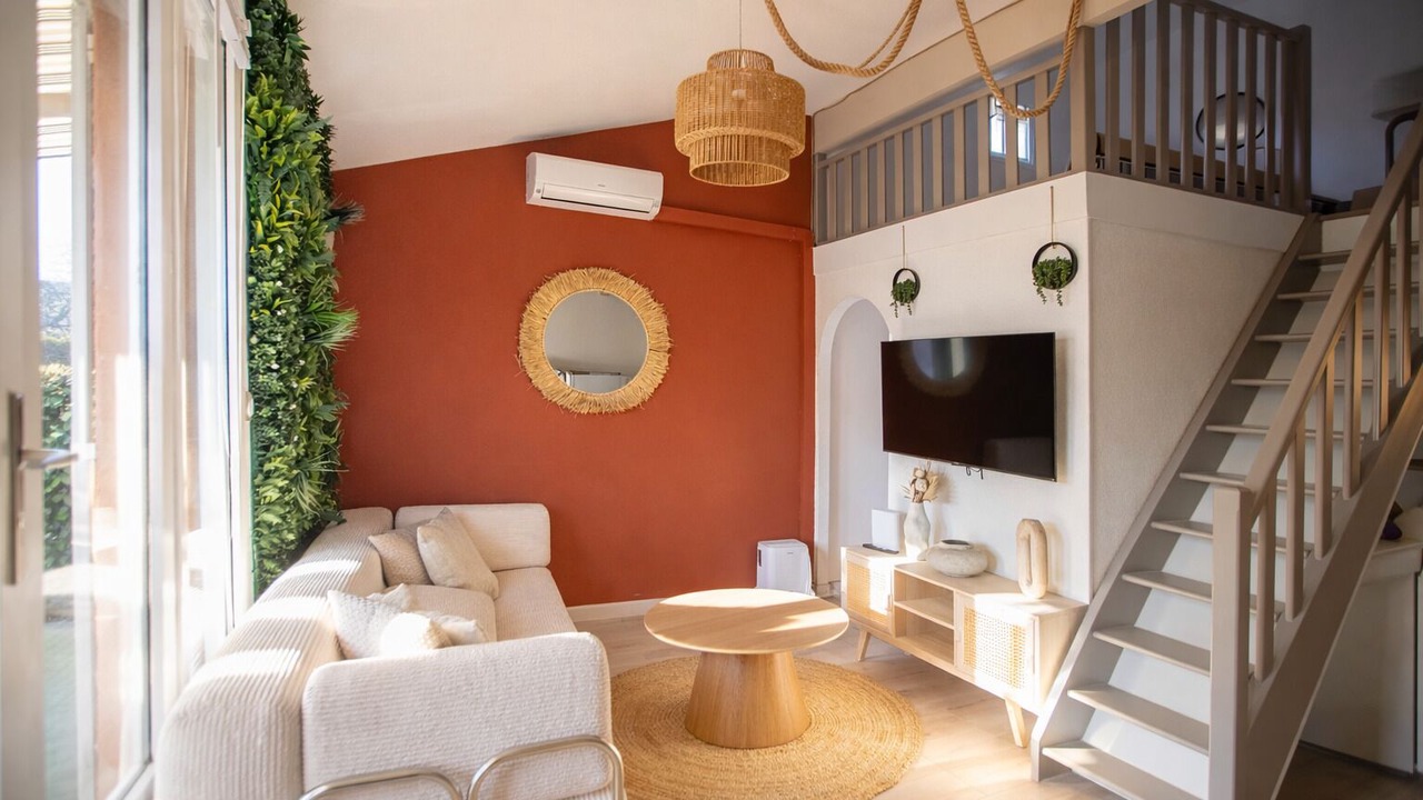 Photo of Livingroom in Saint-Martin-d'Ardeche