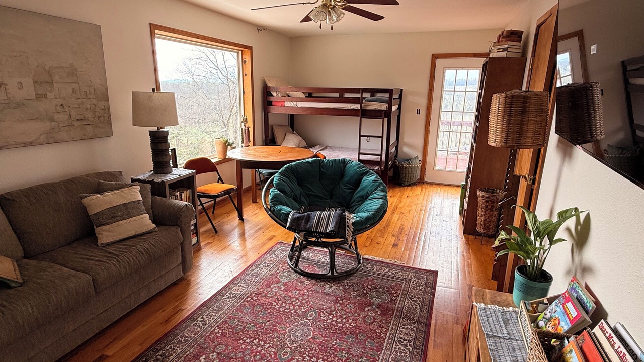 Photo of Livingroom in Berryville