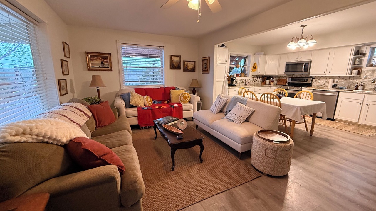 Photo of Livingroom in Berryville