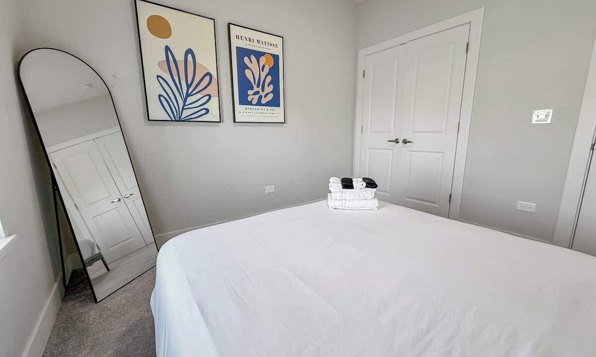 Photo of Bedroom in Warrenville