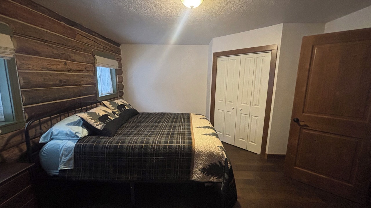 Photo of Bedroom in Noxon