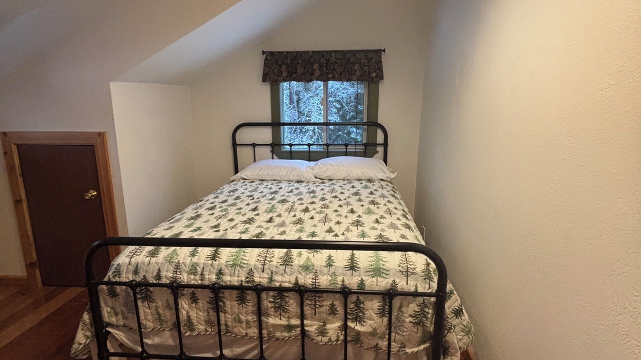 Photo of Bedroom in Noxon