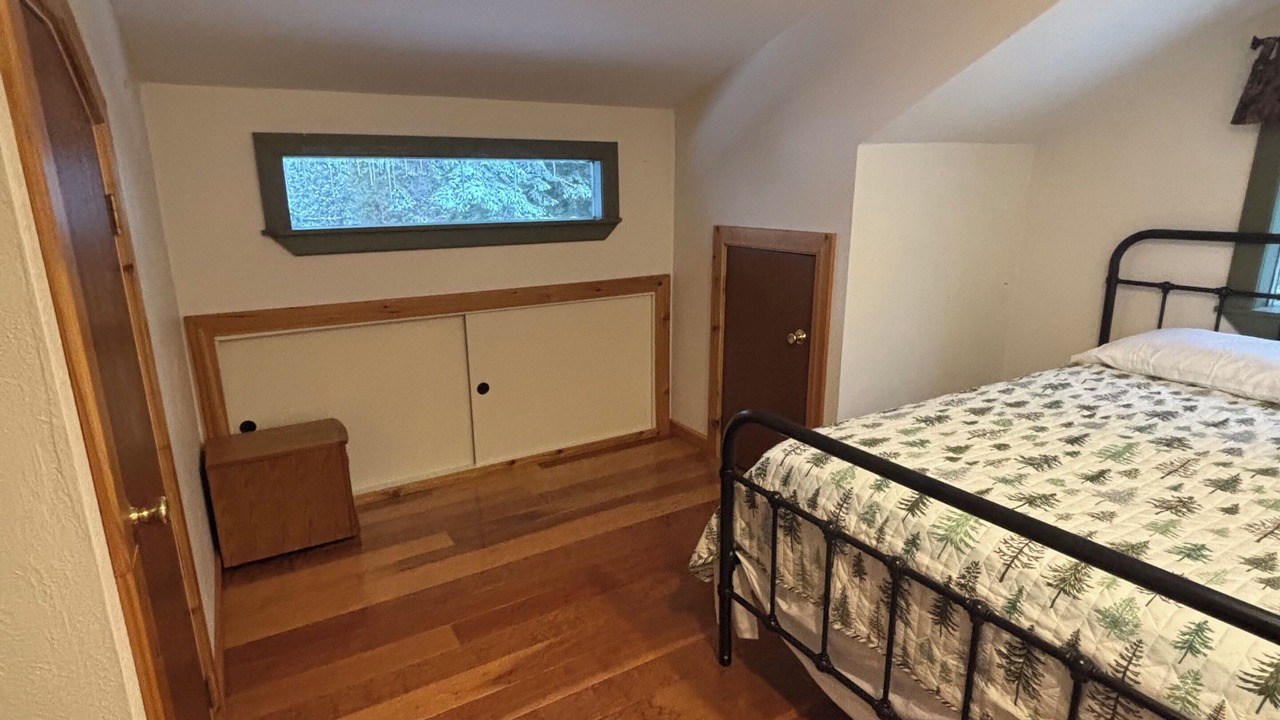 Photo of Bedroom in Noxon