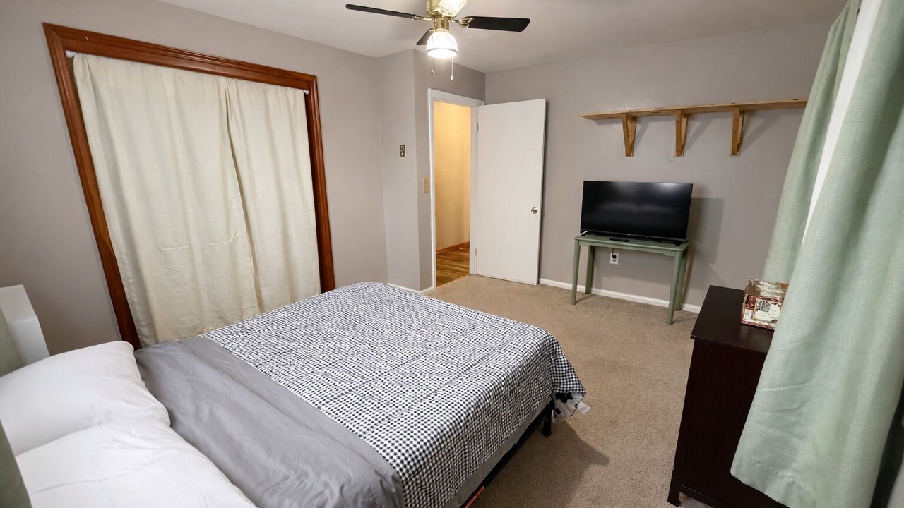Photo of Bedroom in Rossville
