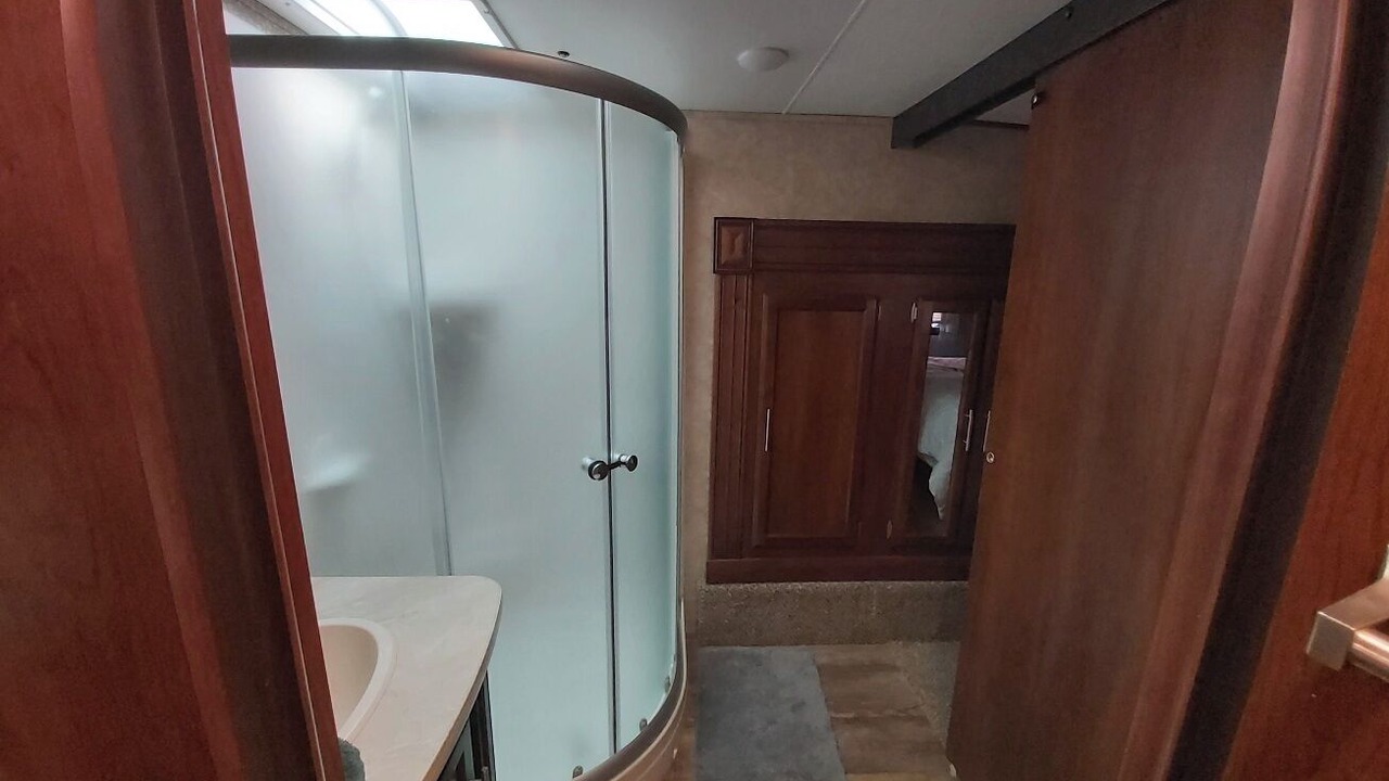 Photo of Bathroom in Mono