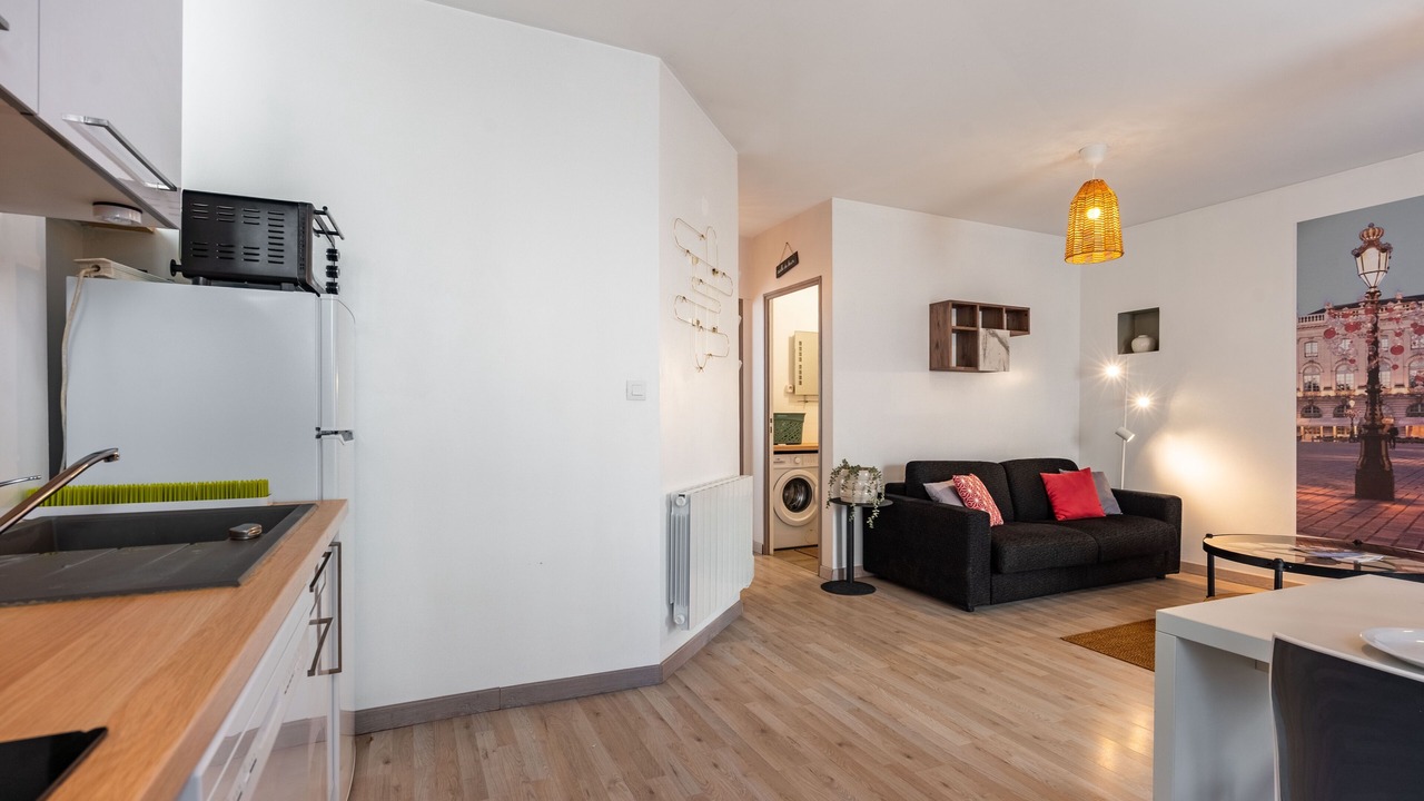 Photo of Livingroom in Poincare - Foch - Anatole France - Croix de Bourgogne