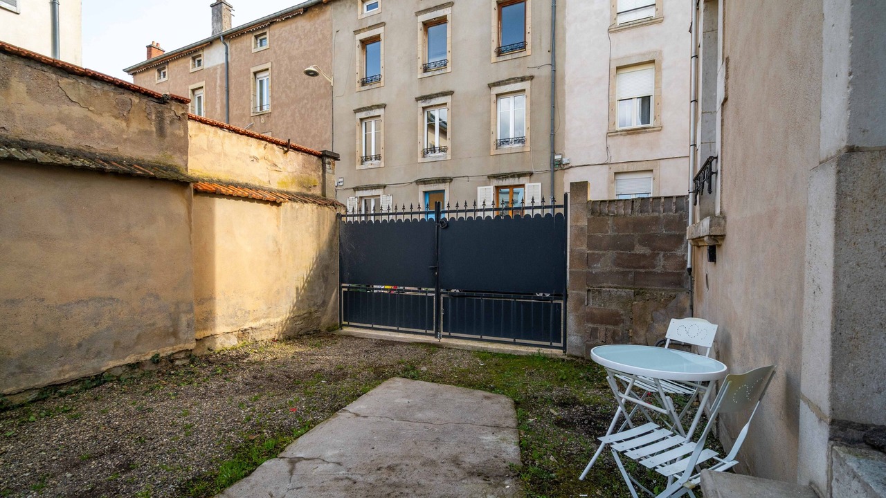Photo of Outdoor in Poincare - Foch - Anatole France - Croix de Bourgogne