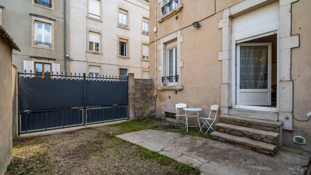 Photo of Outdoor in Poincare - Foch - Anatole France - Croix de Bourgogne