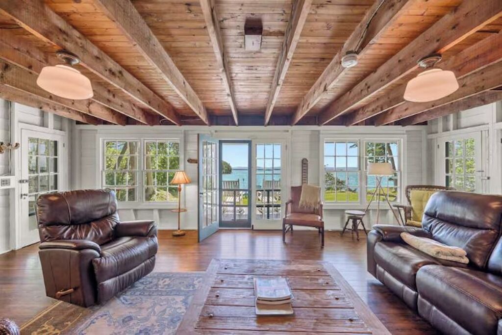 Photo of Livingroom in South Hero