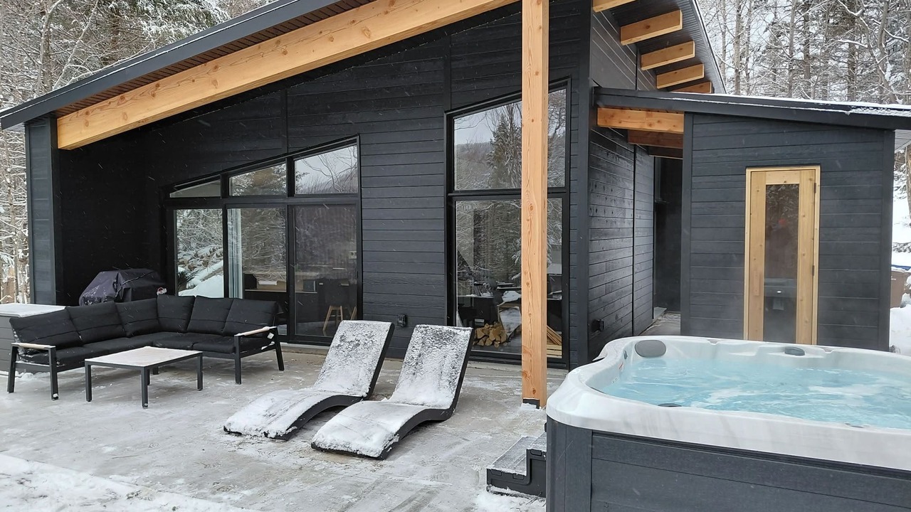 Photo of Patio Balcony in Notre-Dame-Des-Bois