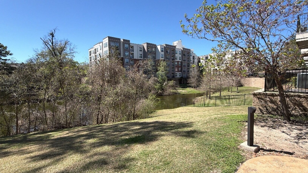 Photo of Outdoor in Woodlake - Briar Meadow